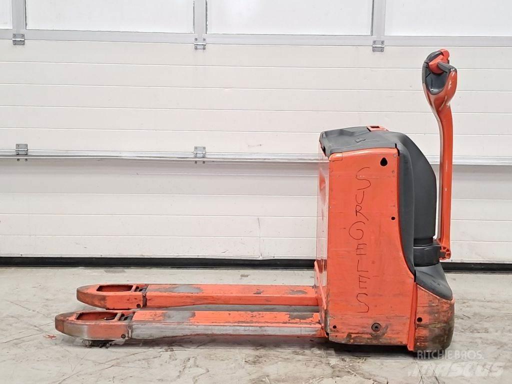 Linde T16 Lavansiirtotrukit