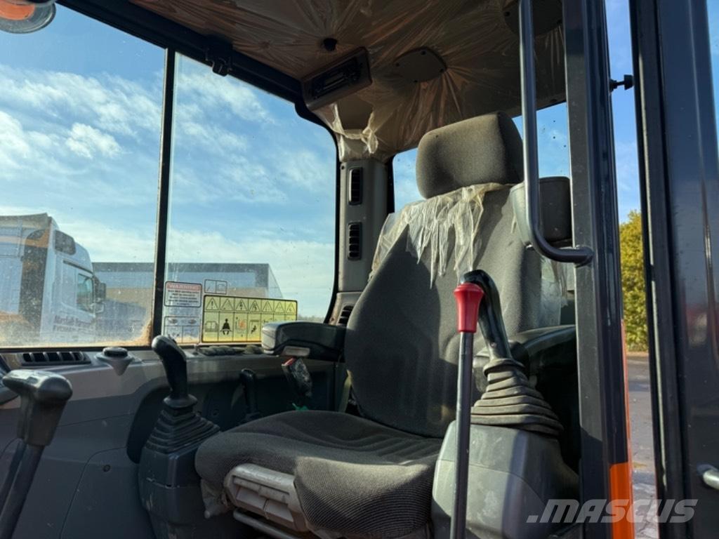 Doosan DX 63-3 Minikaivukoneet < 7t