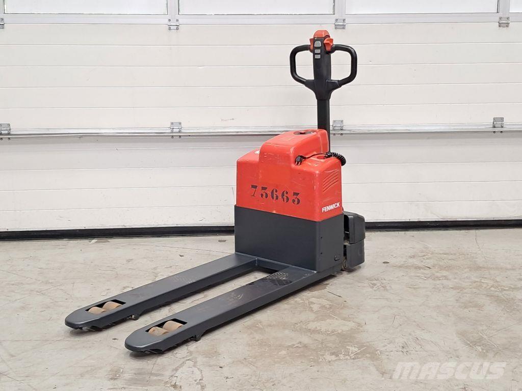 Linde MT15 Lavansiirtotrukit
