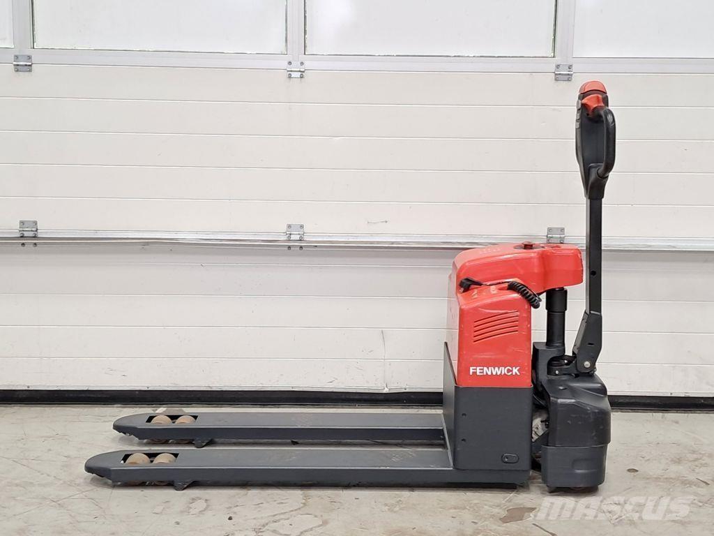 Linde MT15 Lavansiirtotrukit
