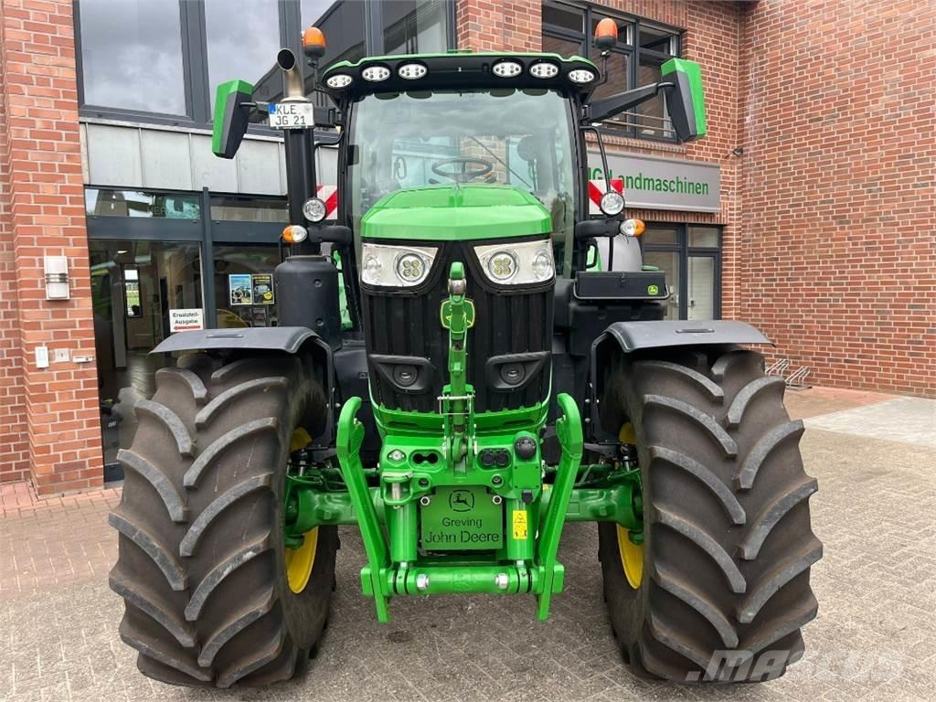 John Deere 6R215 Traktorit