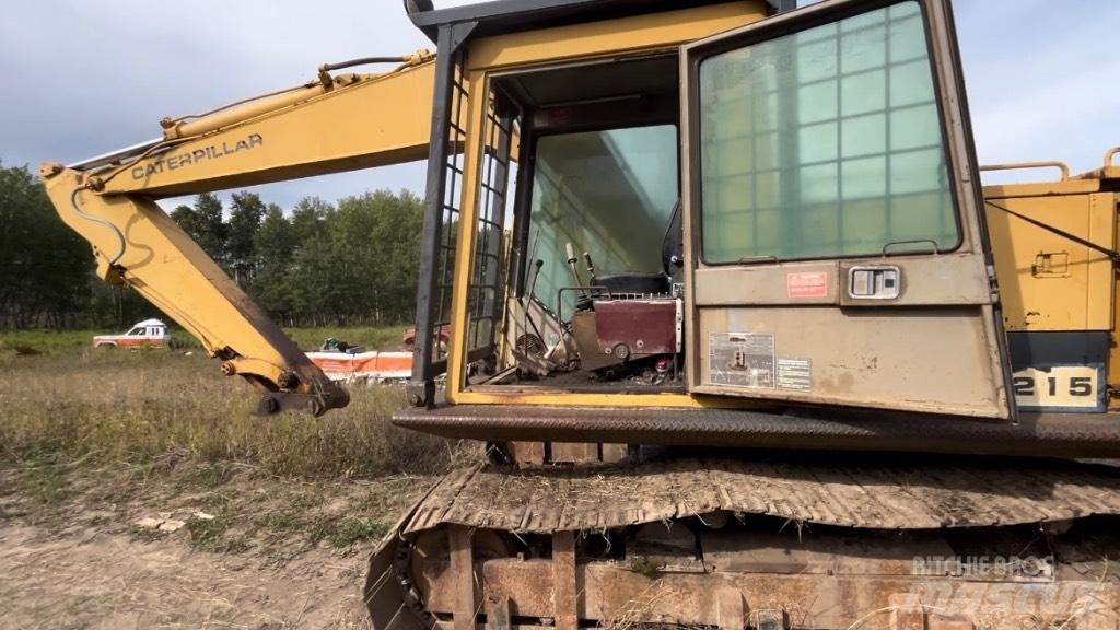 CAT 215 Telakaivukoneet