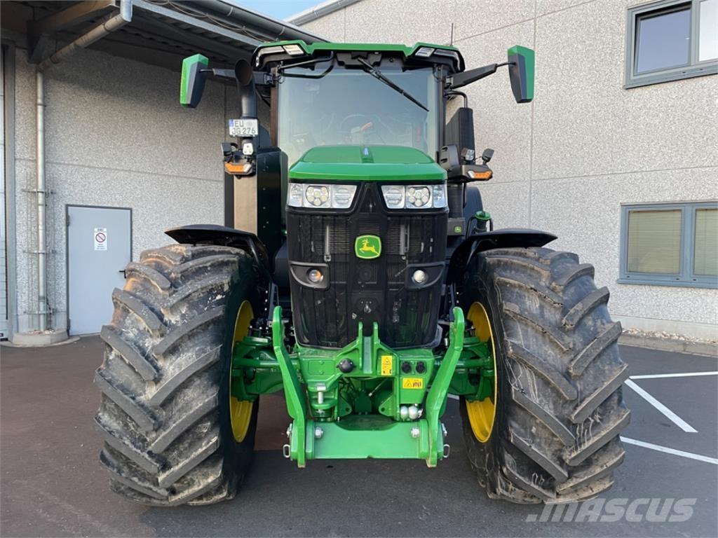 John Deere 7R330 Traktorit