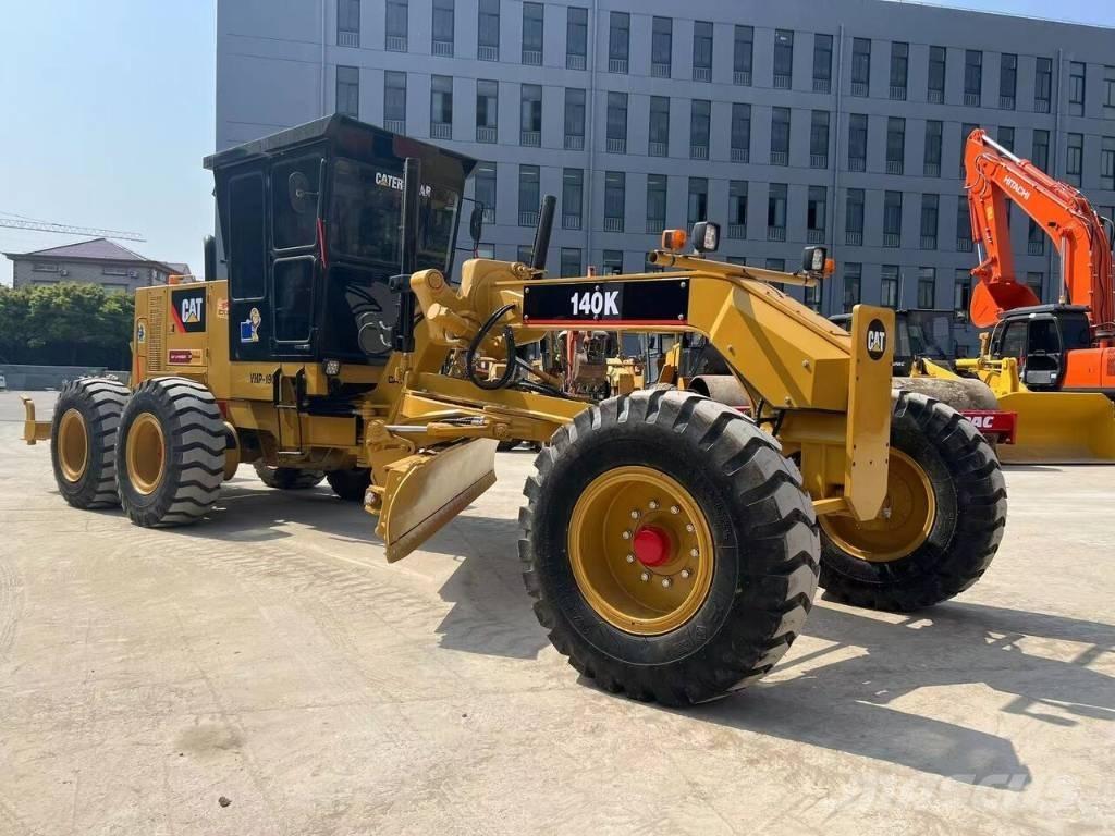 CAT 140 K Tiehöylät