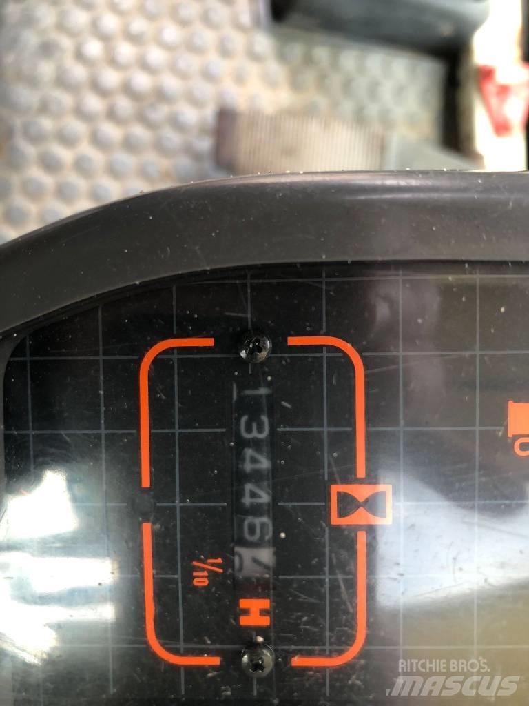 Etec 813B Pyöräkaivukoneet
