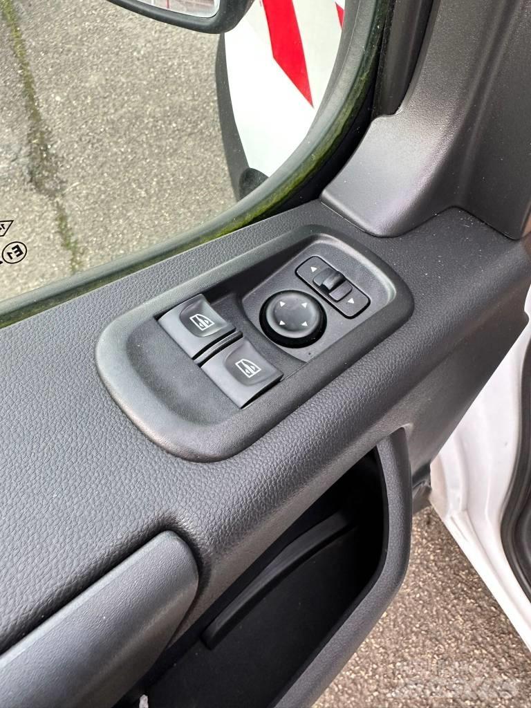 Renault Master Hinattavat henkilönostimet