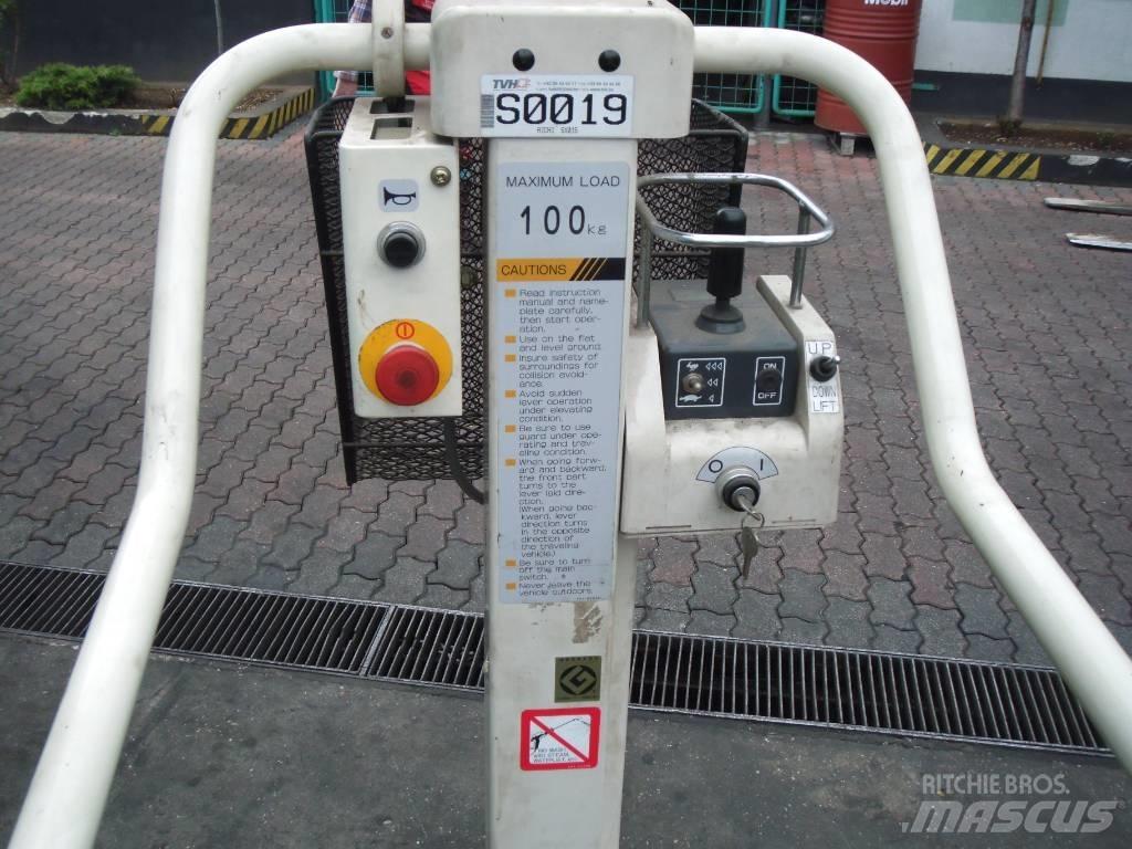 Aichi SX015      V-1650 Henkilönostimet ja nostolaitteet