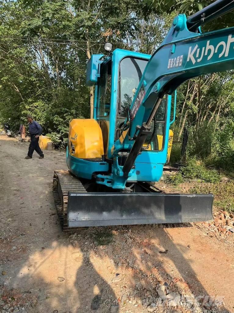 Kubota U35 Minikaivukoneet < 7t