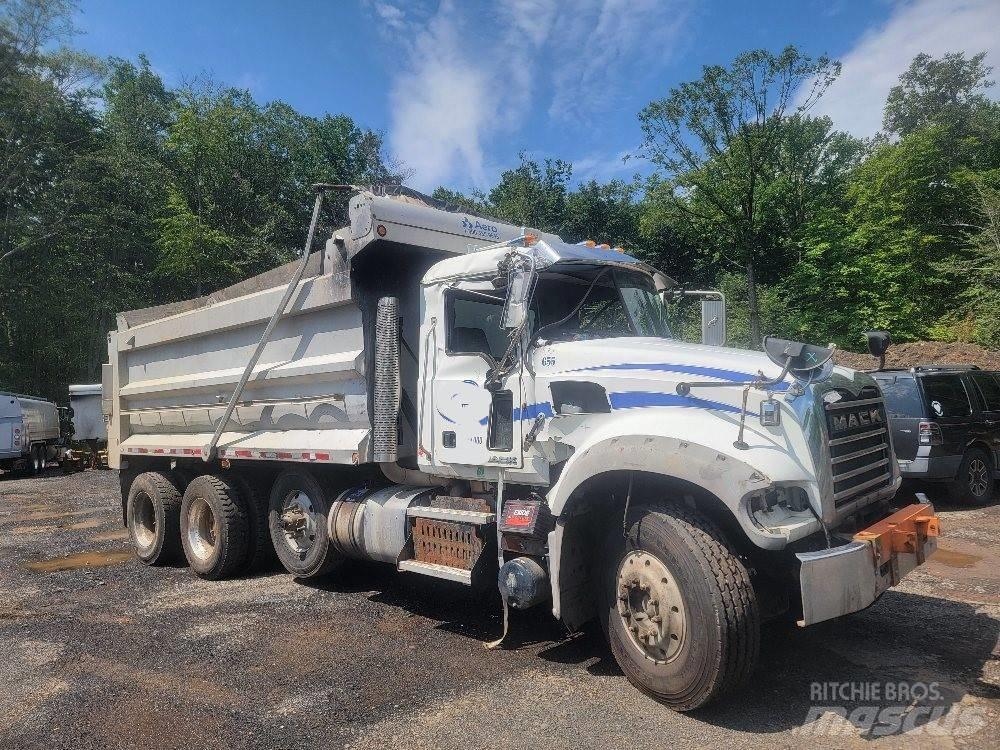 Mack 713GU Sora- ja kippiautot