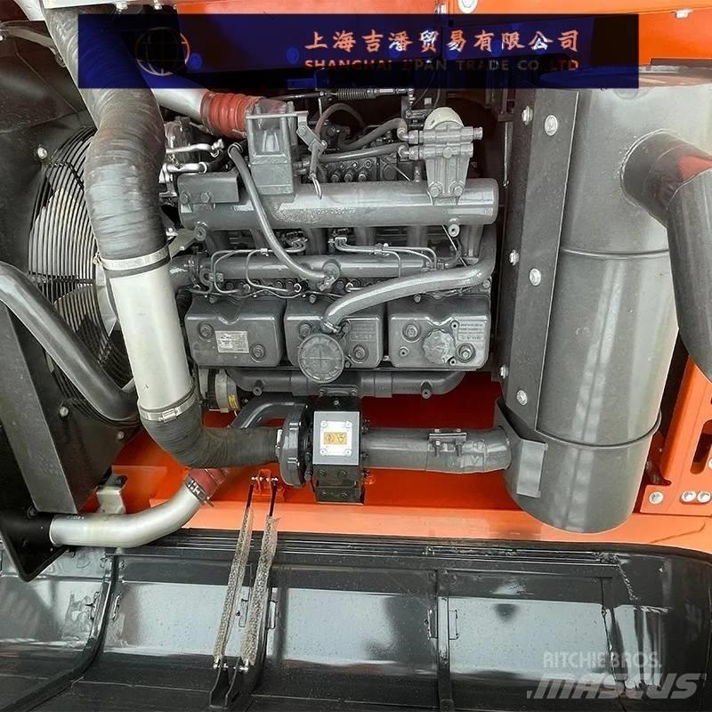 Doosan DX 225 Telakaivukoneet