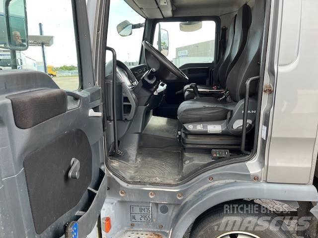MAN 8.180 Umpikorikuorma-autot