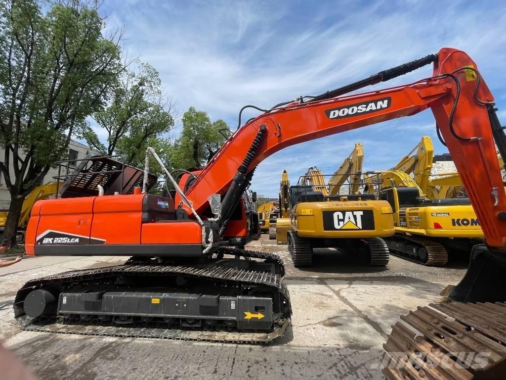 Doosan DX 225 Midikaivukoneet 7t - 12t