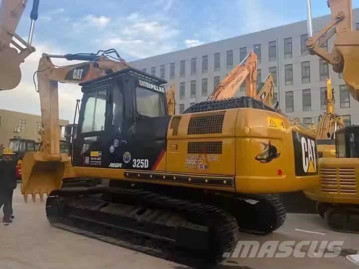 CAT 325 D Telakaivukoneet