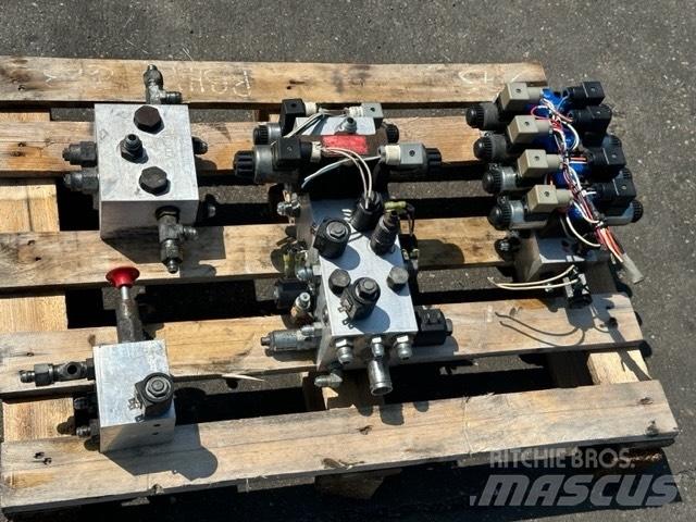 SkyJack SJ 8831 Saksilavat