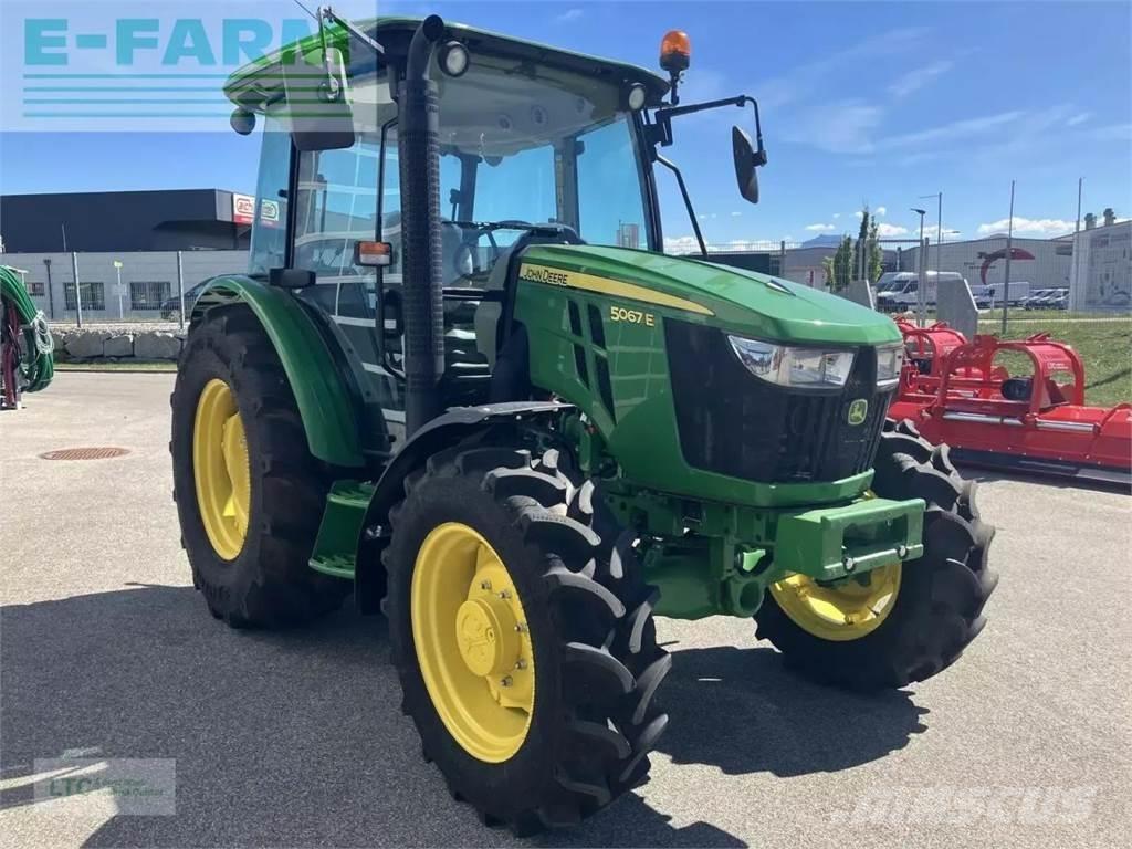 John Deere 5067e Traktorit