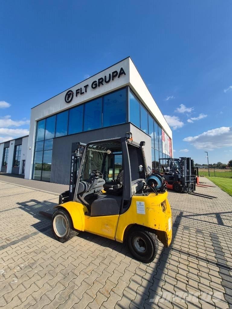 Jungheinrich TFG 430 Nestekaasutrukit