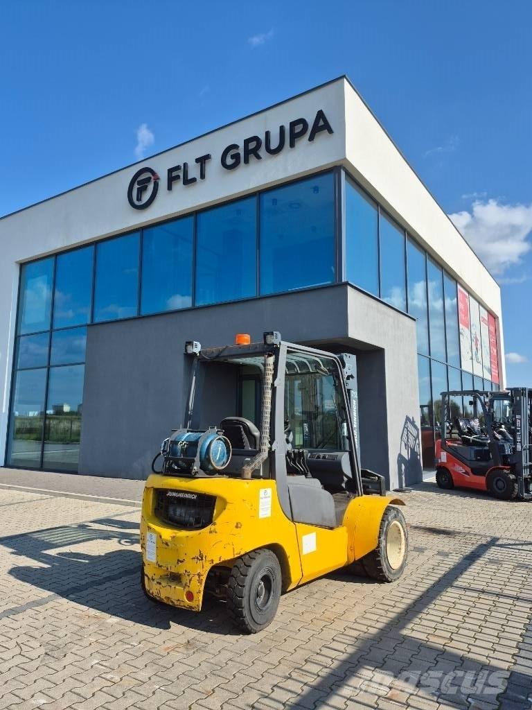 Jungheinrich TFG 430 Nestekaasutrukit
