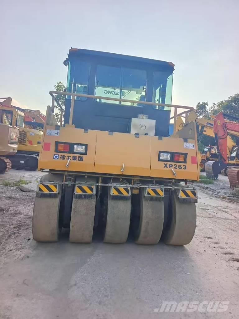 XCMG XP 263 Kumipyöräjyrät