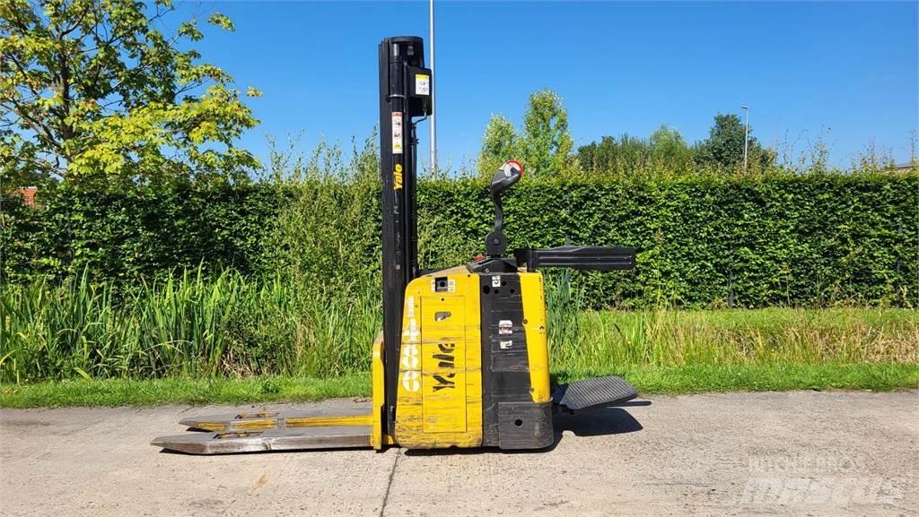 Yale MS15X 2017 Käyden ajettavat pinoamistrukit