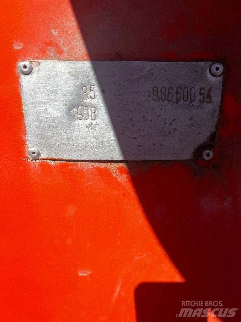 Terex TB 85 Kuukulkijat