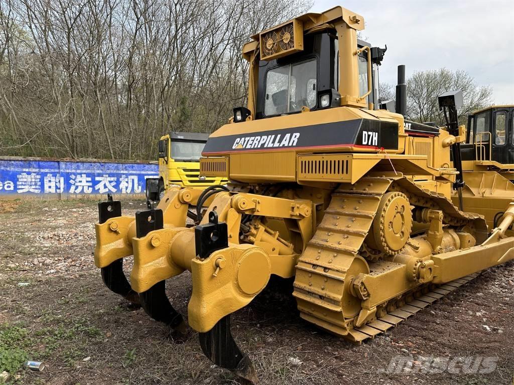 CAT D7H Telaketjupuskutraktorit