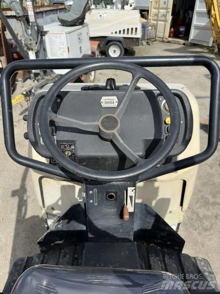 Ingersoll Rand DD 16 Tiivistyskoneet