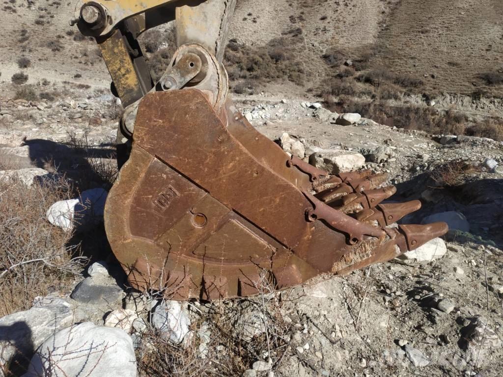 CAT 330D2 L Telakaivukoneet