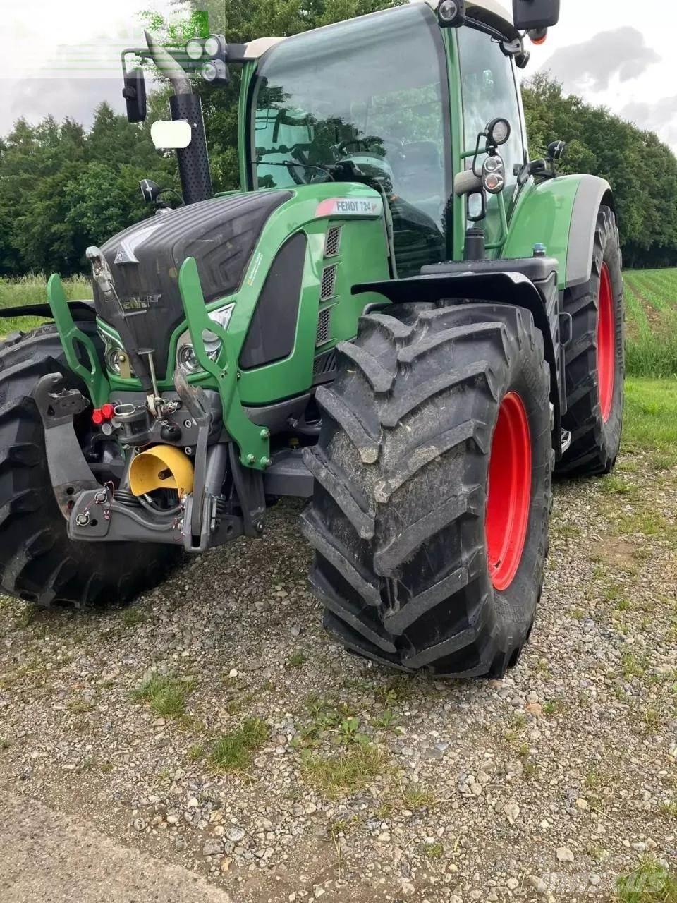 Fendt 724 vario Traktorit