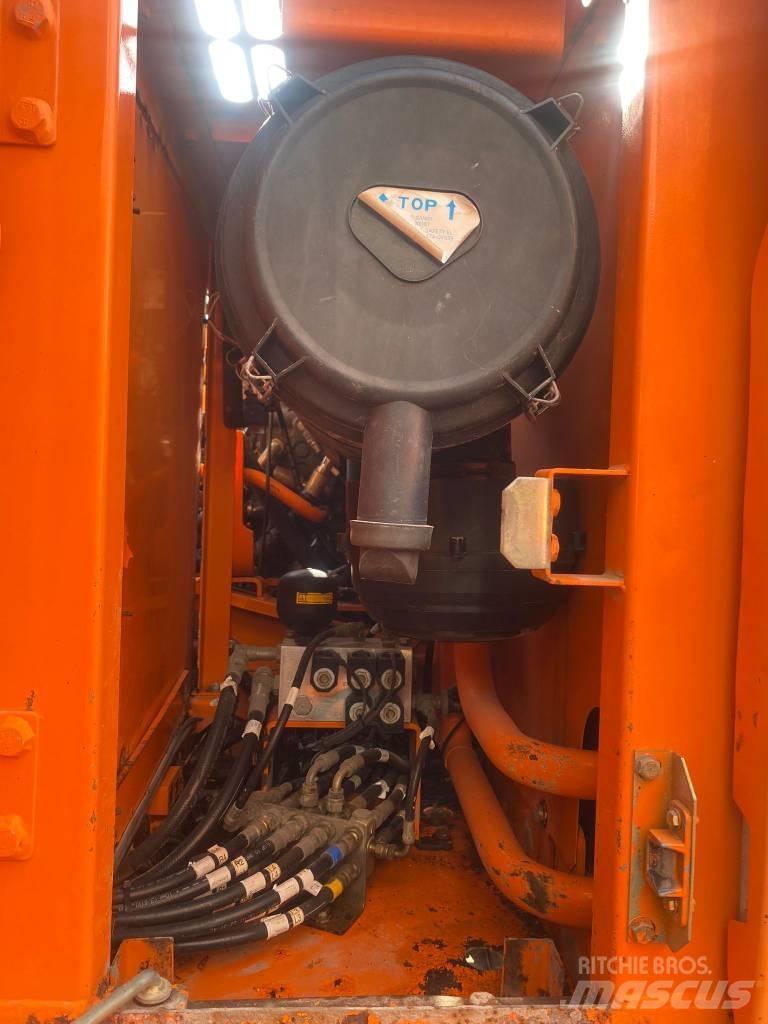 Doosan DX 180 LC Telakaivukoneet