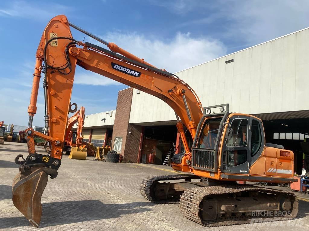 Doosan DX 180 LC Telakaivukoneet