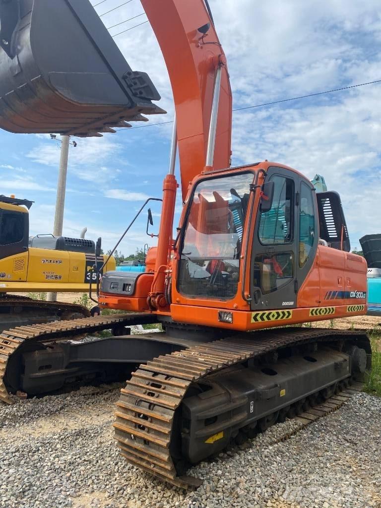 Doosan DX 300 LC Telakaivukoneet