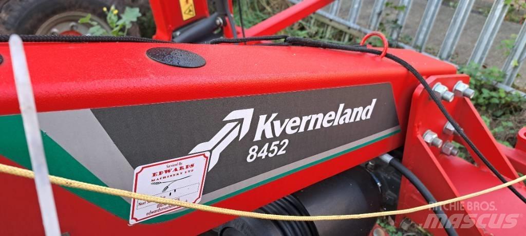 Kverneland 8452 Pöyhimet ja haravat