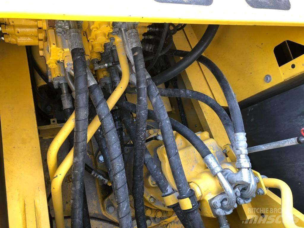 Komatsu 240-8 Telakaivukoneet
