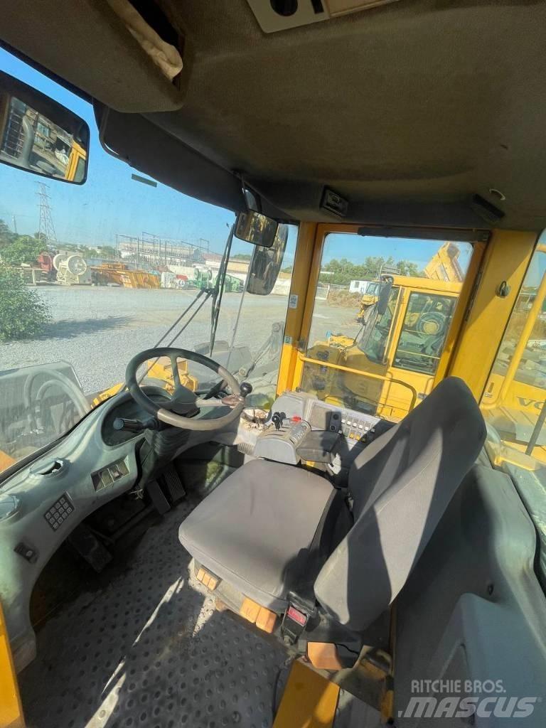 Volvo L 180 E Pyöräkuormaajat