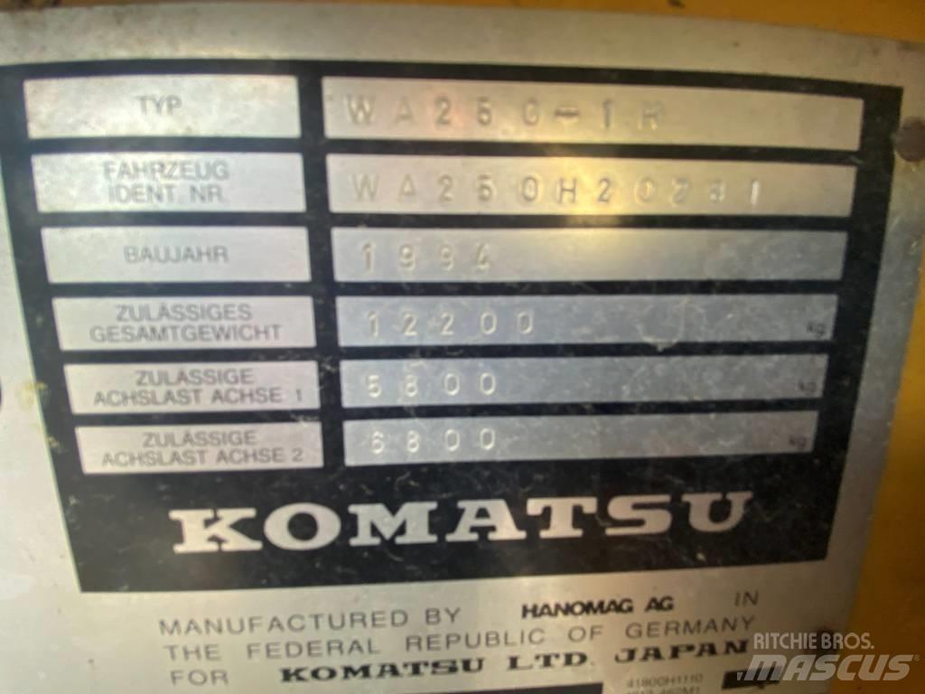 Komatsu WA 250 PT-1H Etukuormaimet ja kaivuulaitteet
