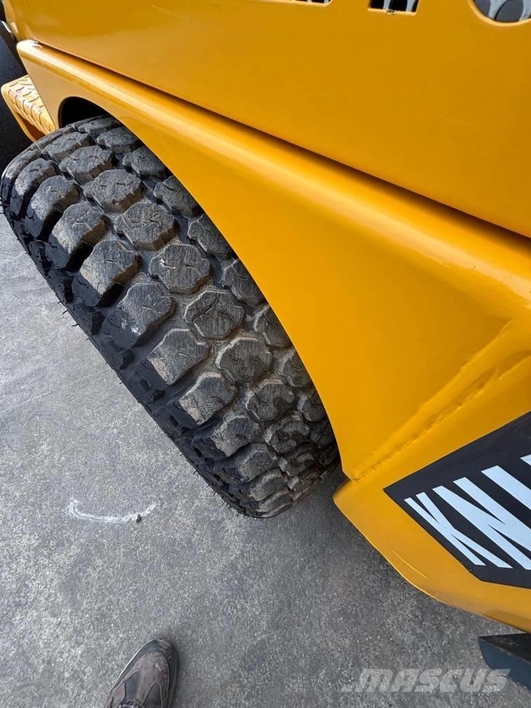 Knikmops KM 130 Pyöräkuormaajat