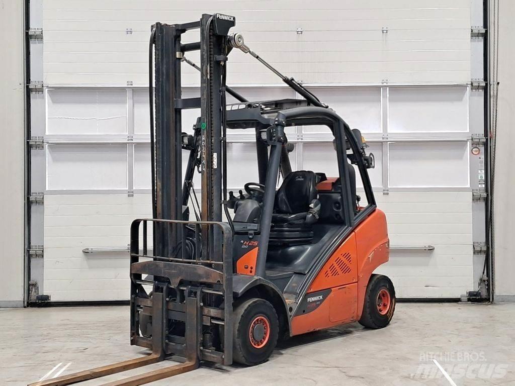 Linde H25T-02 Nestekaasutrukit