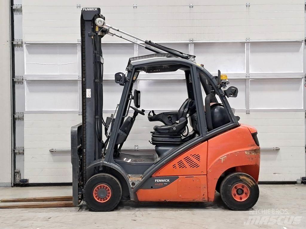 Linde H25T-02 Nestekaasutrukit