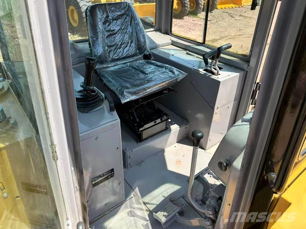 CAT D 6 G Telaketjupuskutraktorit