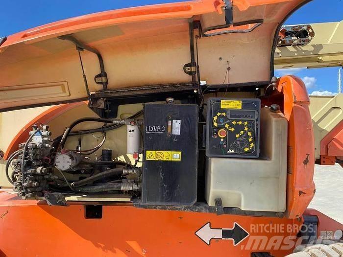 JLG 800AJ Kuukulkijat