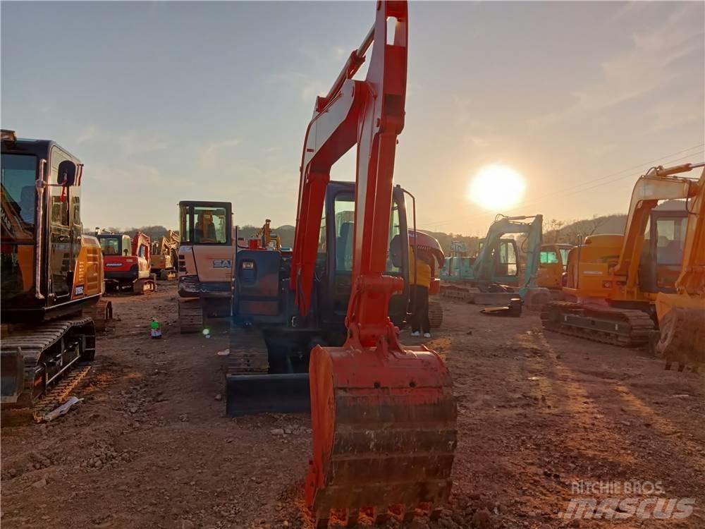 Hitachi ZX 60 Minikaivukoneet < 7t