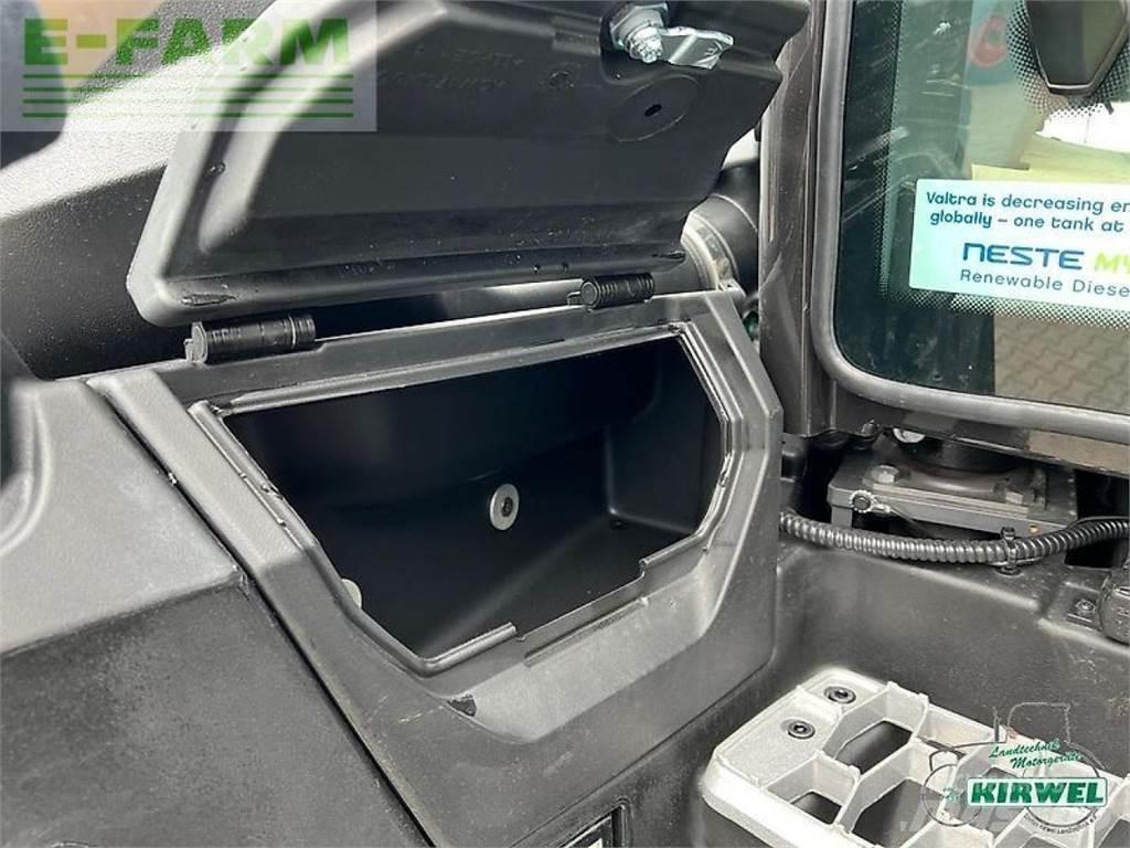 Valtra q 285 Traktorit