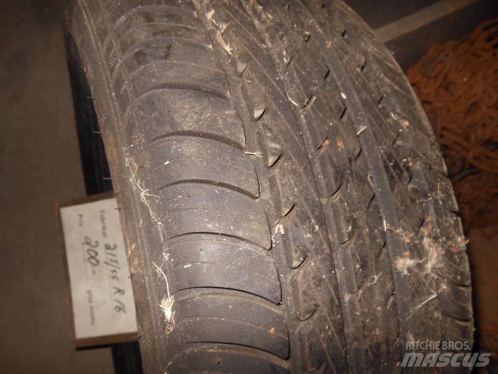  Däck 215/55R16 Lisävarusteet ja komponentit