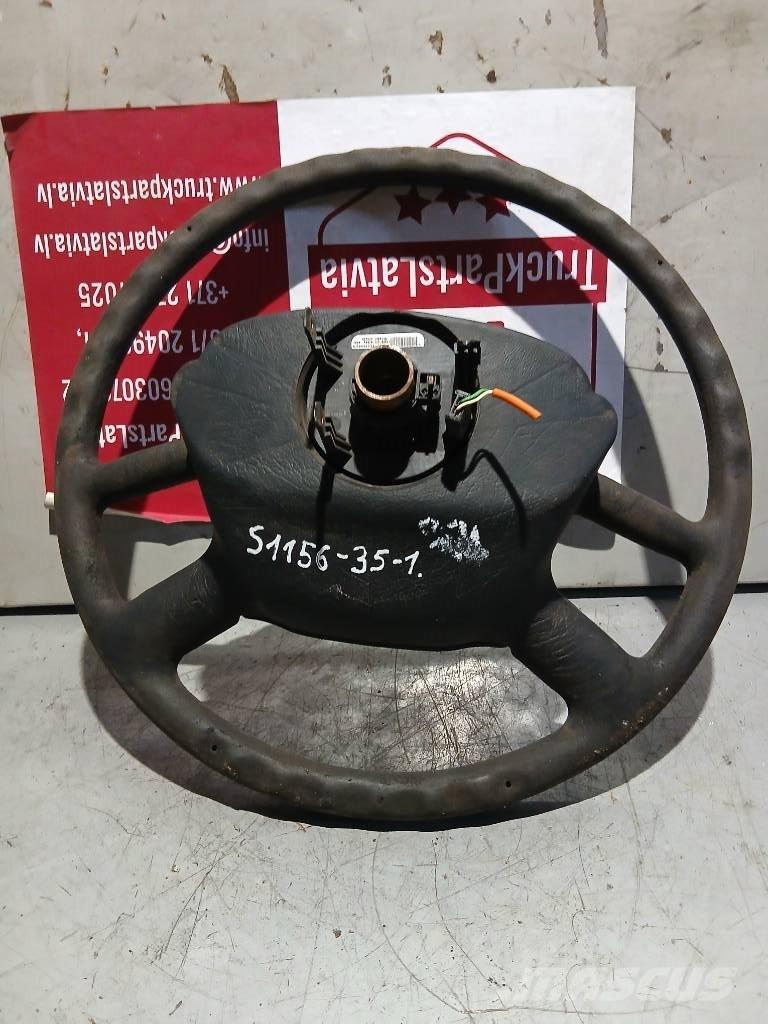 Scania 144    1327026 Ohjaamot ja sisustat