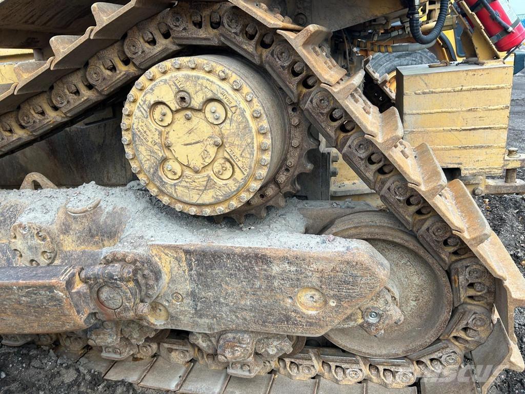 CAT D8 N Telaketjupuskutraktorit