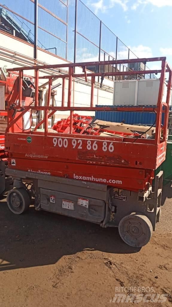 JLG 2030 ES Saksilavat