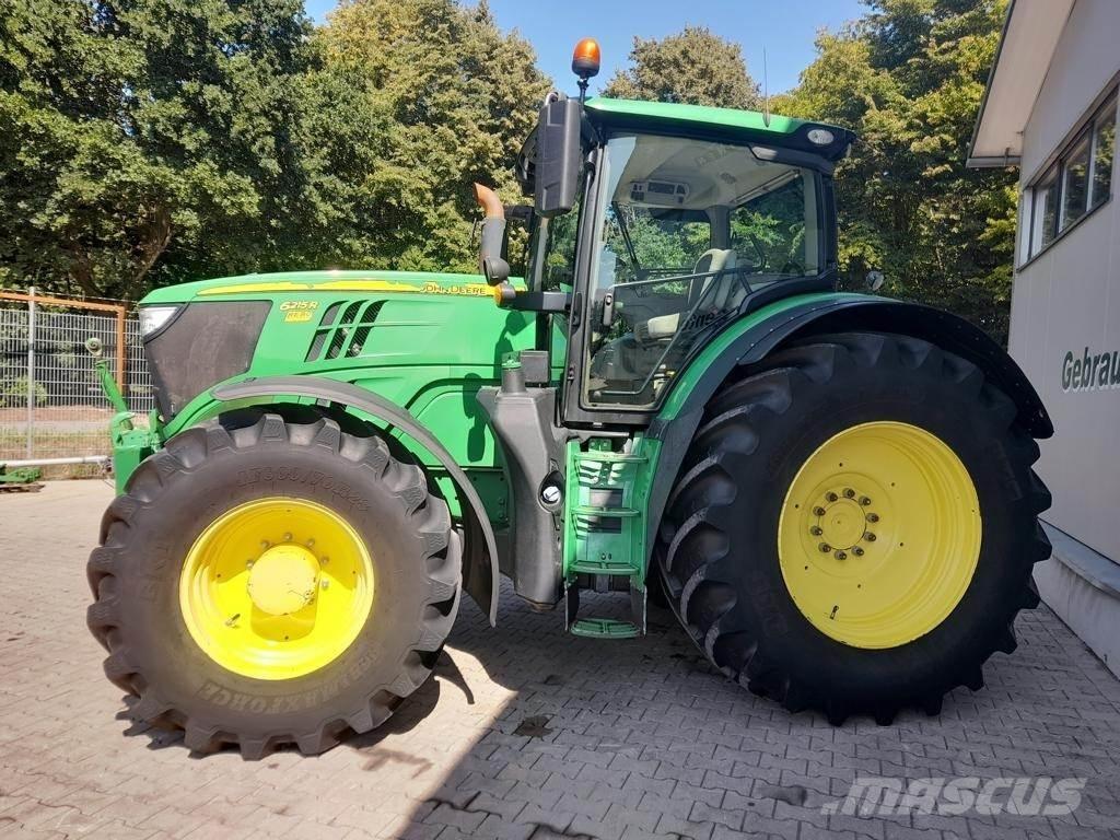 John Deere 6215R Traktorit