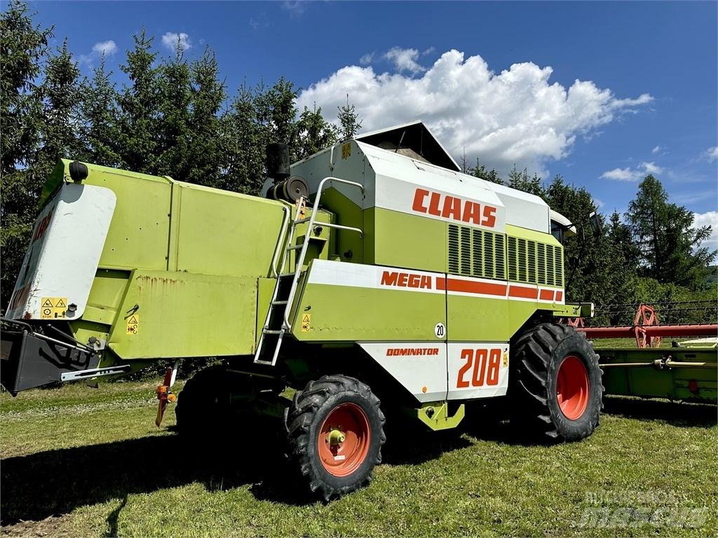 CLAAS Mega 208 Leikkuupuimurit