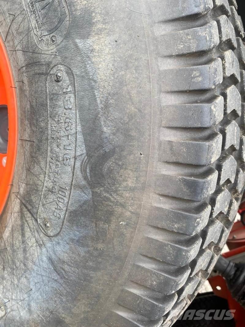 Kubota ST 401-C Taajamatraktorit