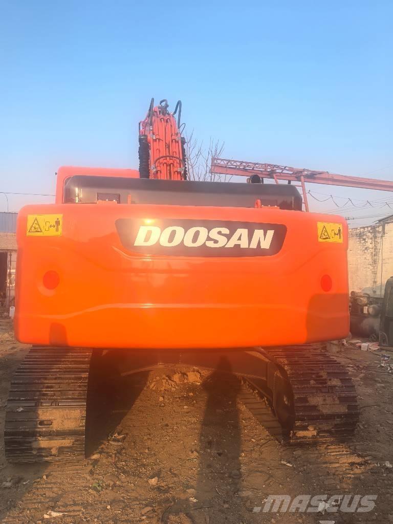 Doosan DX225 Telakaivukoneet
